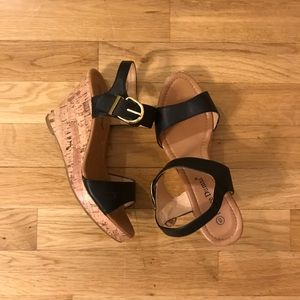 Pierre Dumas Black Wedges